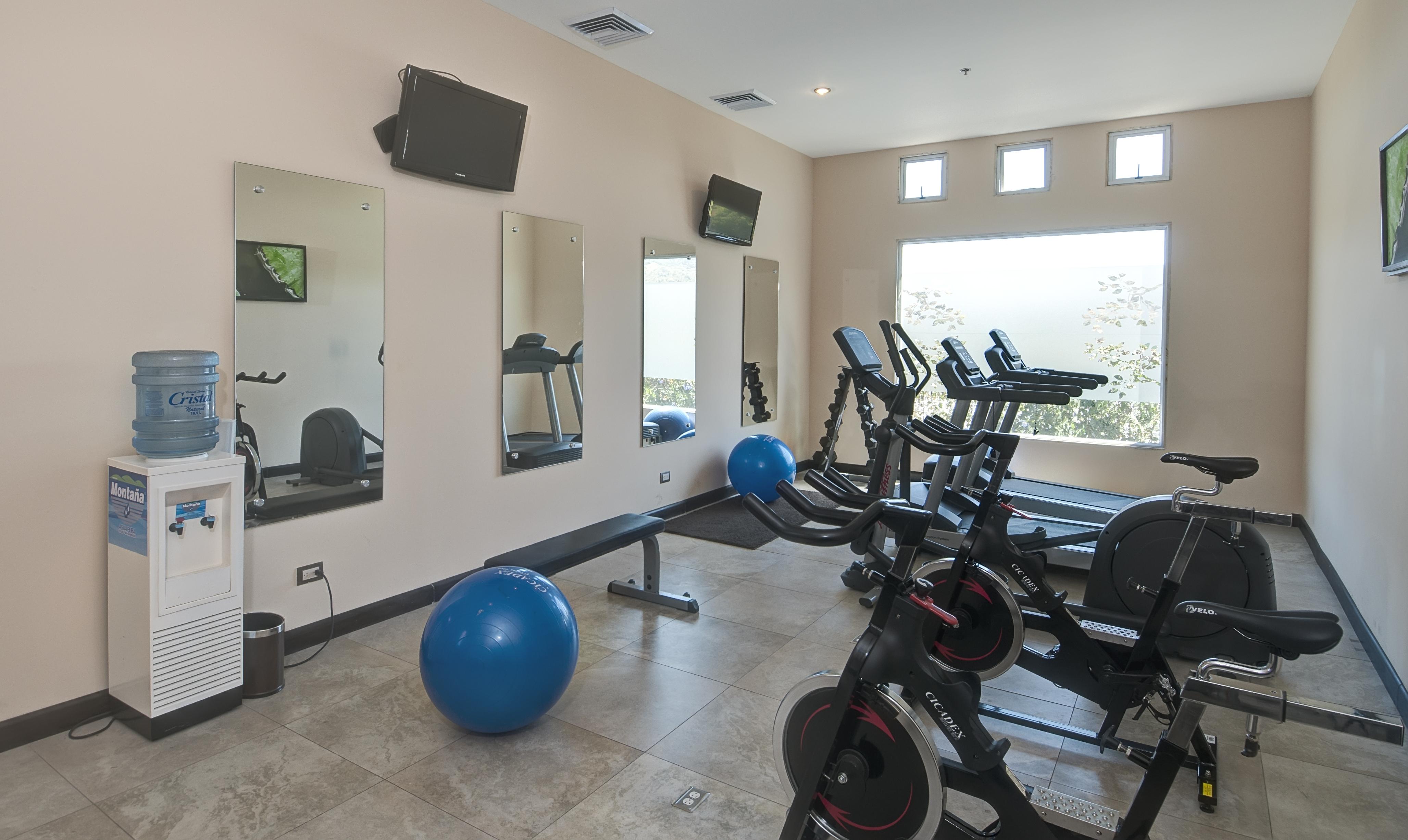 Studio Hotel Boutique San Jose  Eksteriør bilde The gym at the new facility